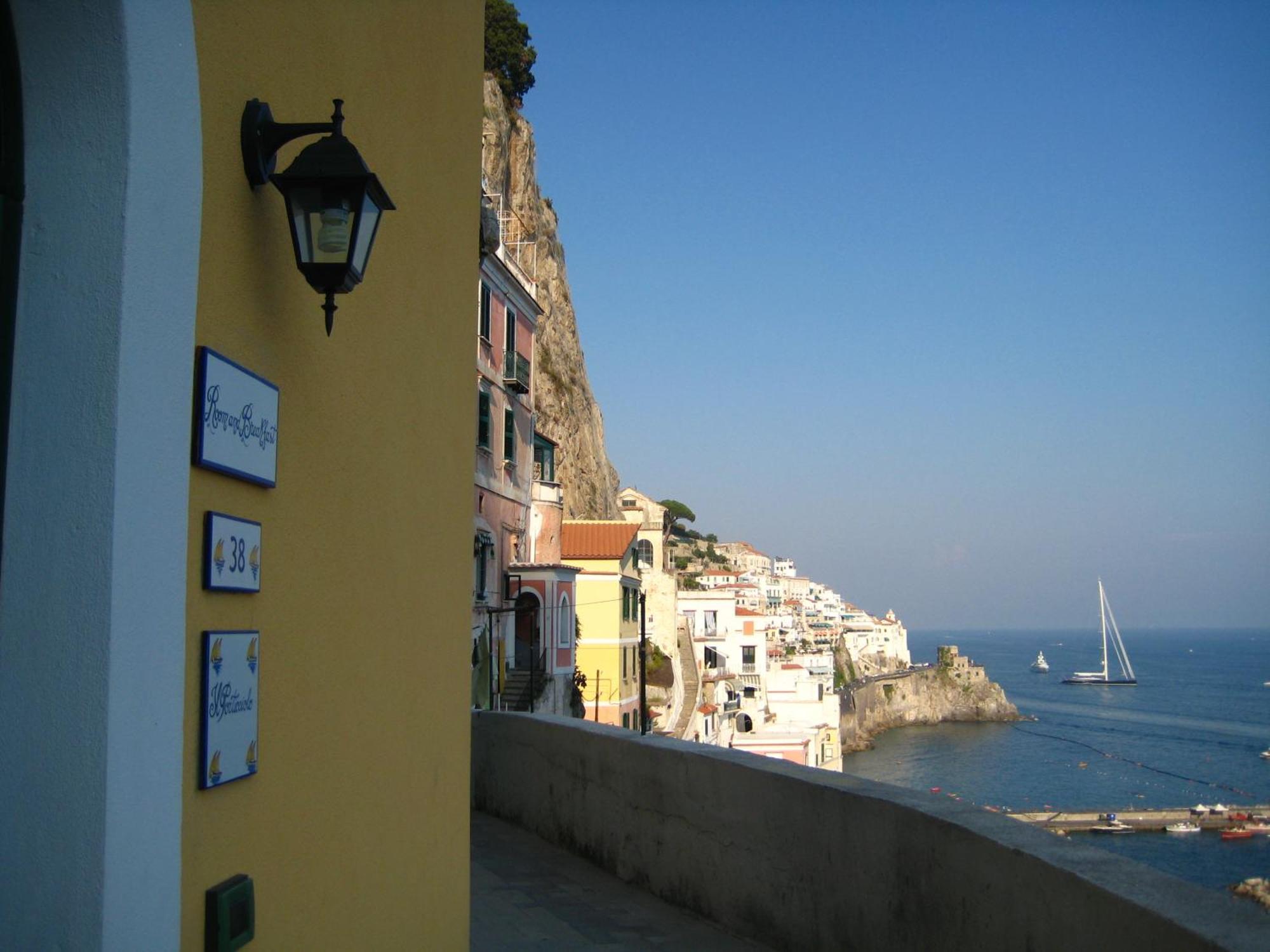 Il Porticciolo Di Amalfi